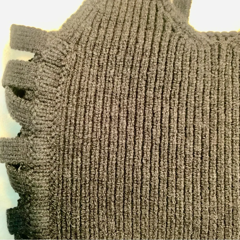 NEW Kimchi Blue Crop Top Small Black Sweater Cotton Acrylic Nylon Spandex NWOT - Picture 4 of 9